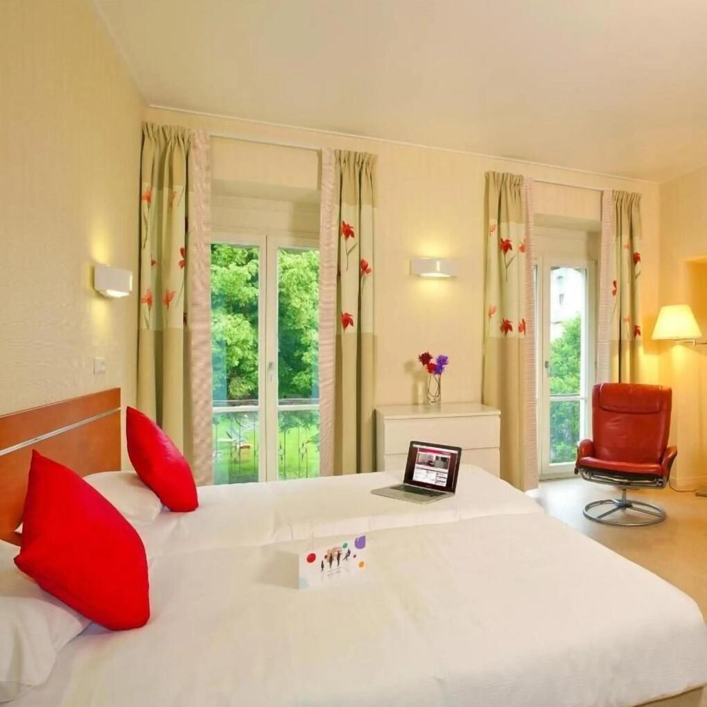 Garden & City Luxeuil Ex Le Metropole Et Les Thermes Zimmer foto
