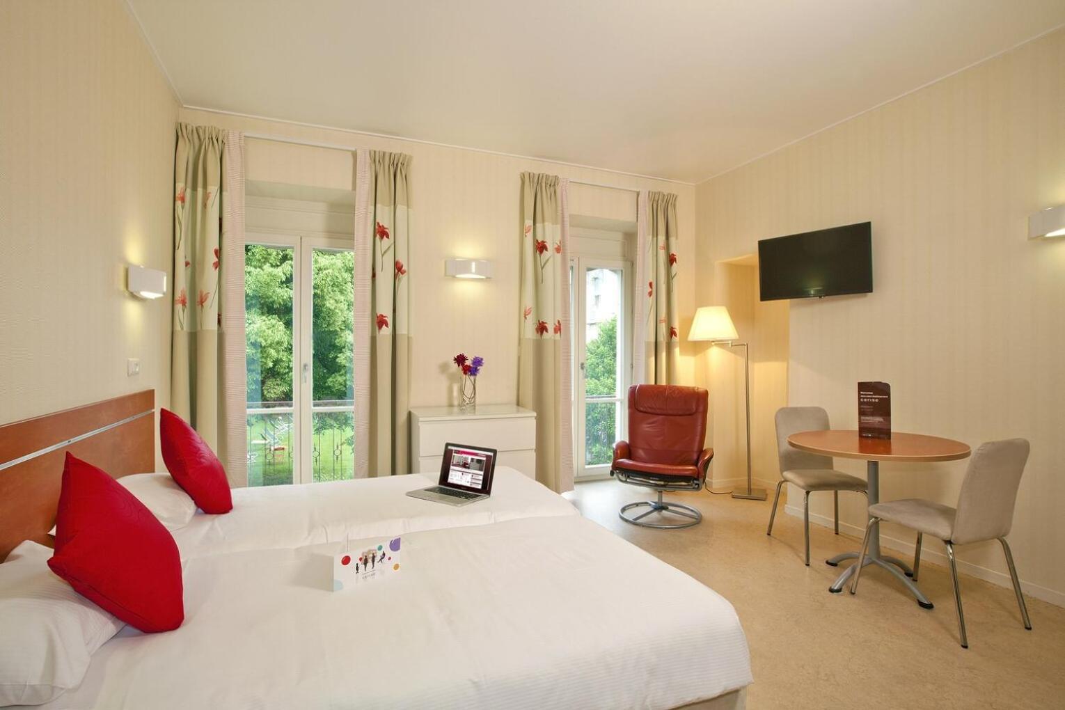 Garden & City Luxeuil Ex Le Metropole Et Les Thermes Zimmer foto