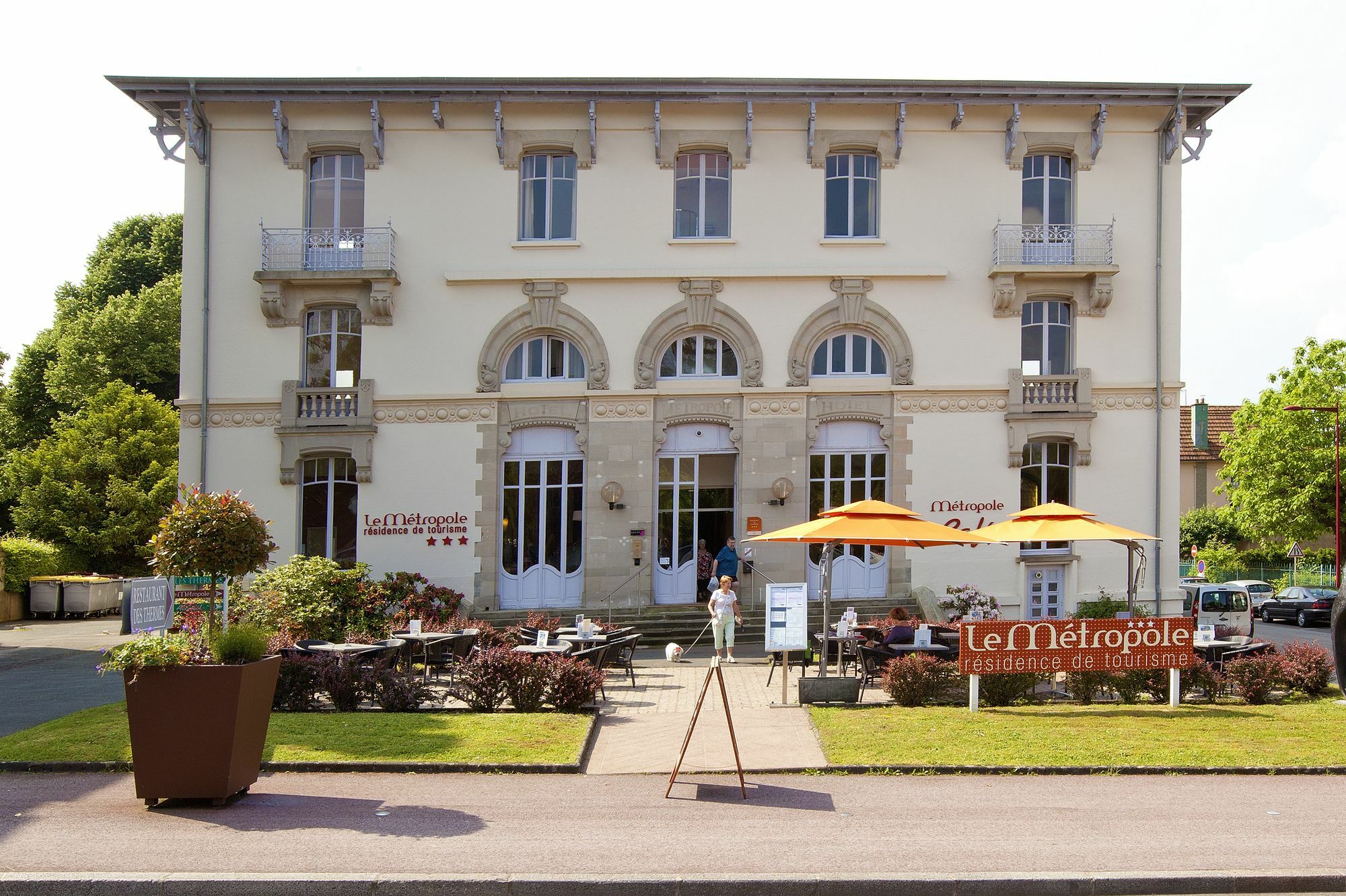 Hotels & Residences - Le Metropole Luxeuil-les-Bains Exterior foto