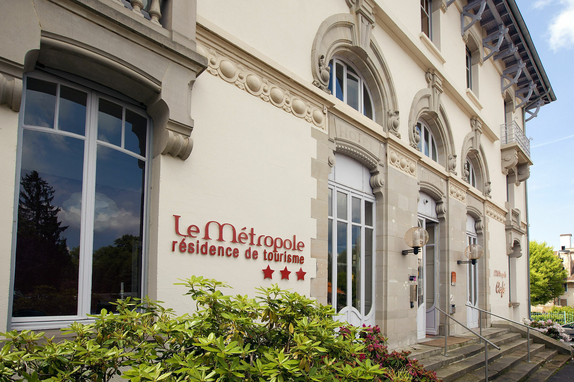 Hotels & Residences - Le Metropole Luxeuil-les-Bains Exterior foto