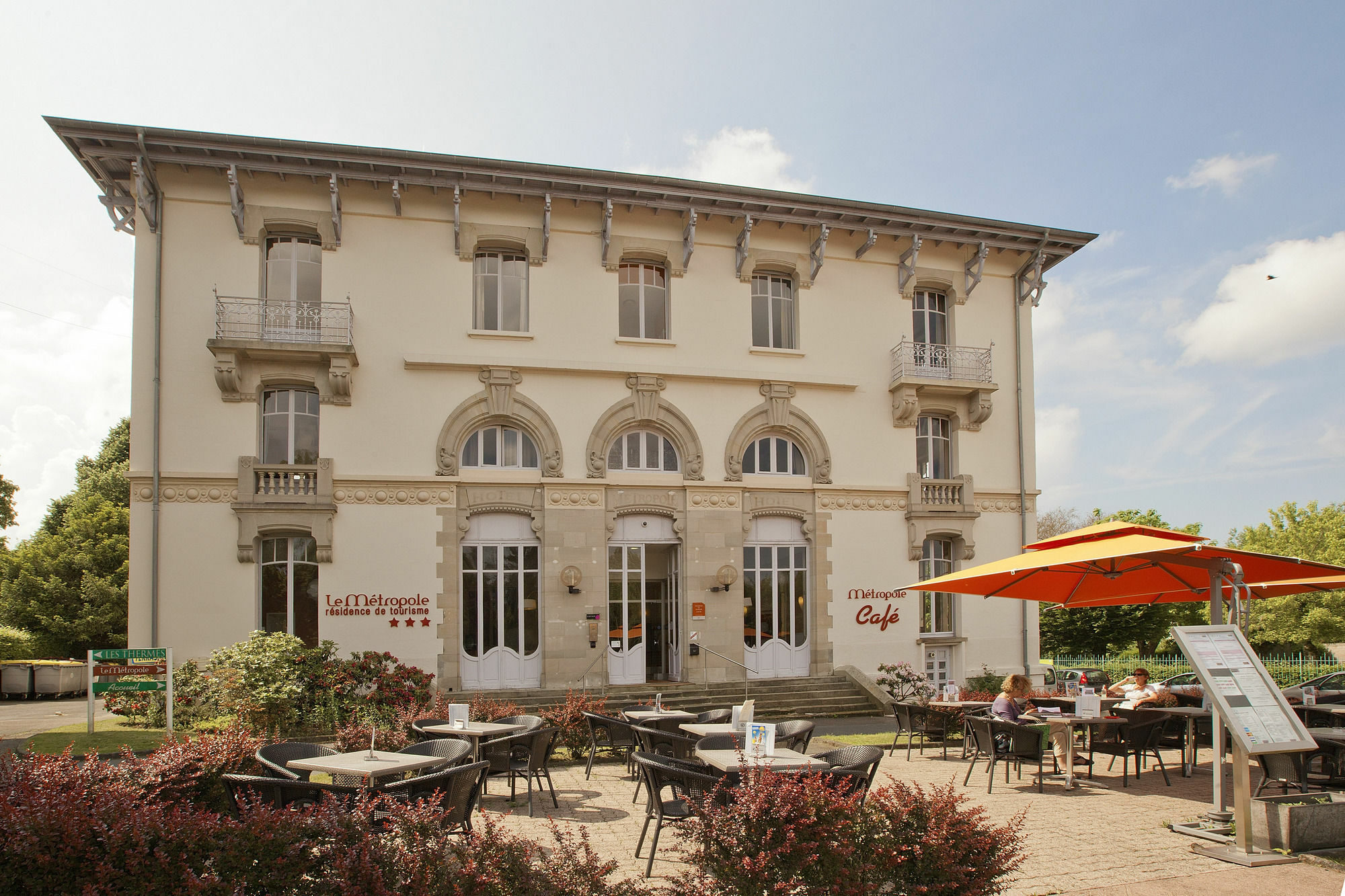 Hotels & Residences - Le Metropole Luxeuil-les-Bains Exterior foto